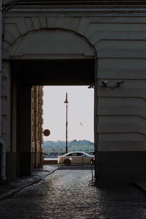 Urban/street Runder Paving Street under Urban Passage · Free Stock Photo
