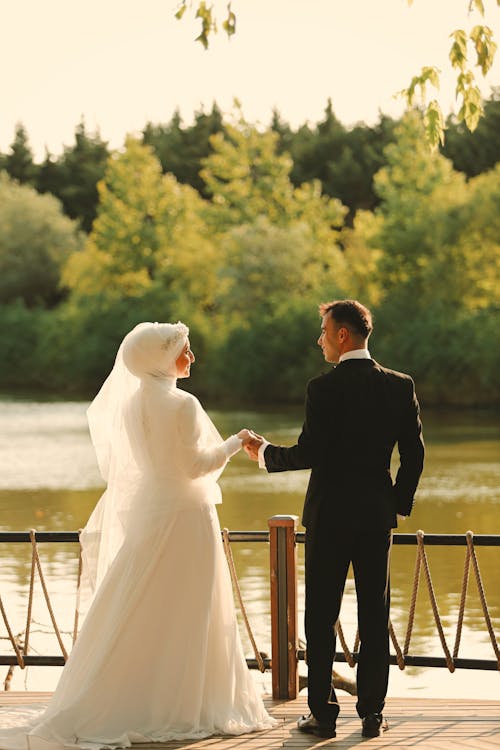 Foto profissional grátis de de pé, fotografia de casamento, fotografia de moda