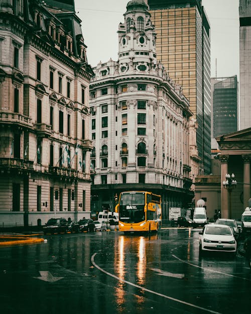 Základová fotografie zdarma na téma autobus, déšť, města