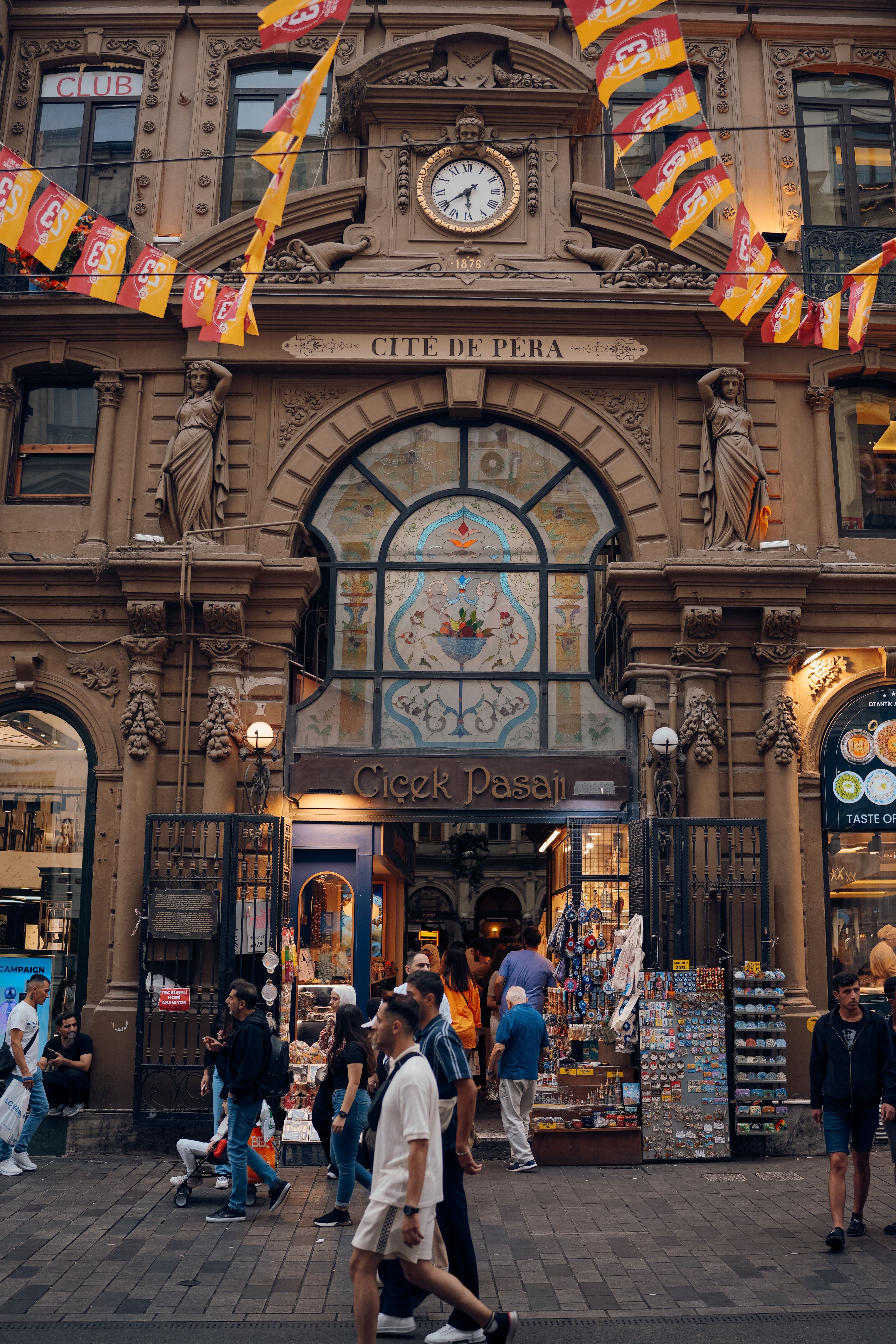 Shop by the Street in Istanbul · Free Stock Photo