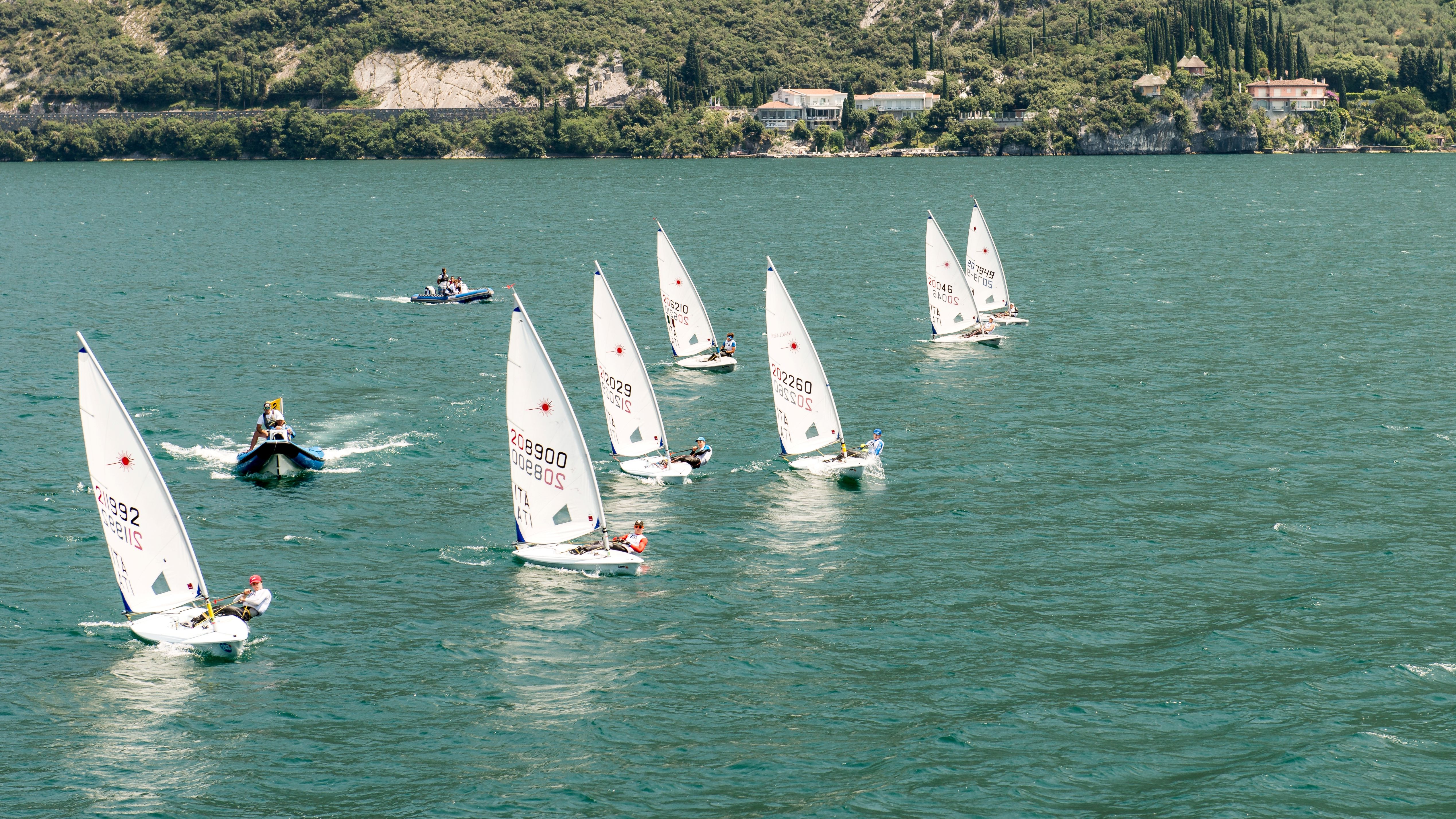 Boat Race on Sea · Free Stock Photo