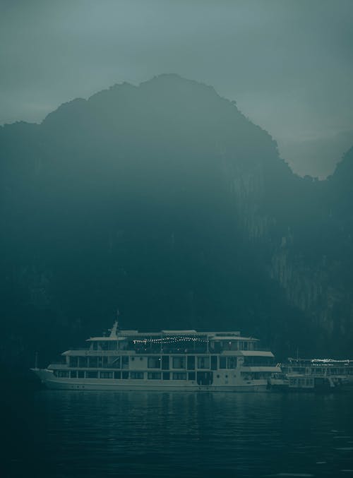 Δωρεάν στοκ φωτογραφιών με βιετνάμ, βουνά, επιβατηγό πλοίο