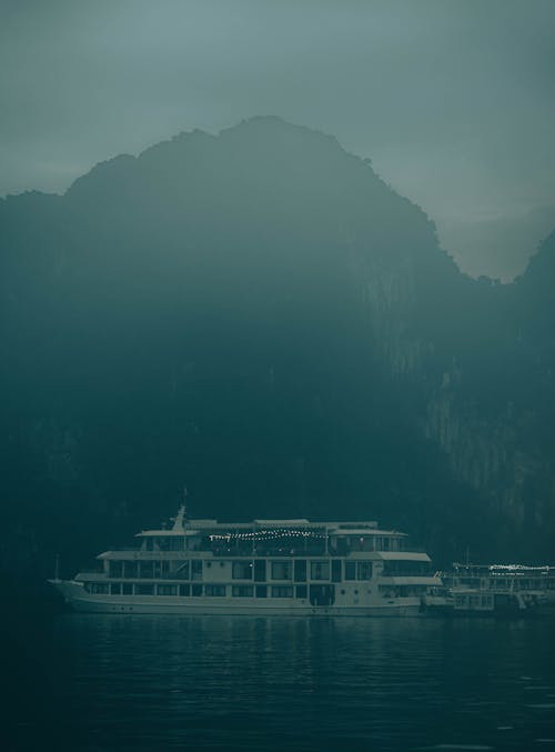 Photos gratuites de bateau de croisière, hôtel, mer