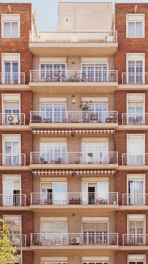 Kostenloses Stock Foto zu balkone, gebäude, stadt