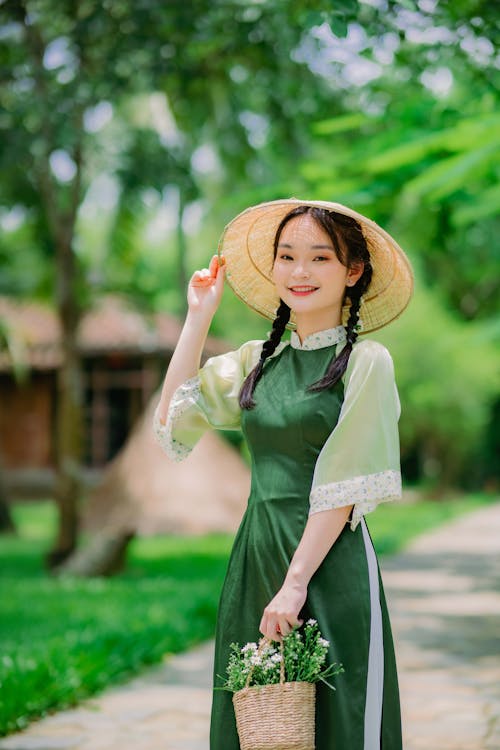 Foto profissional grátis de Ásia, chapéu, chapéu cônico