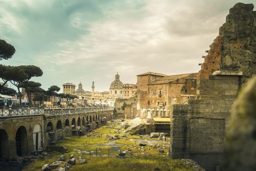 Free Capture of ancient Roman ruins at Trajan's Market, offering a glimpse into historical architecture in Rome. Stock Photo