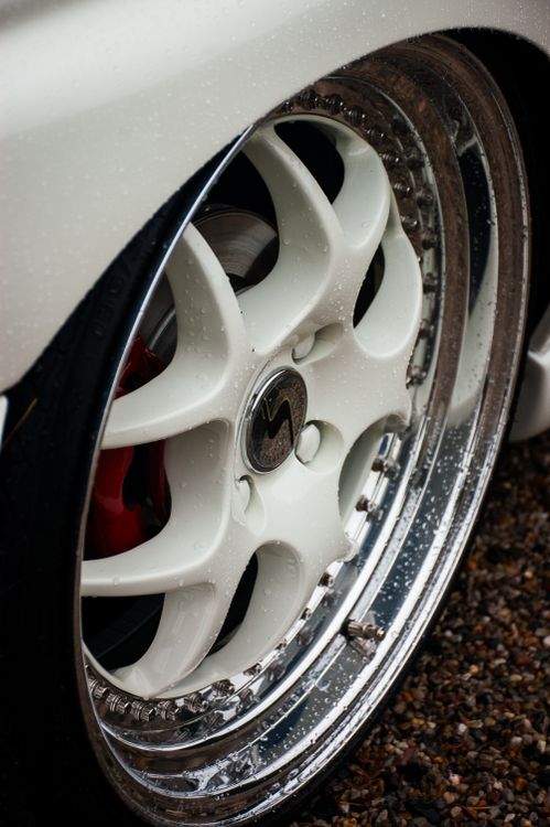 White Up Rims Car Wheel with a White Rim · Free Stock Photo