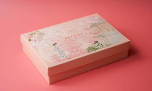 Kotak Cetak Bunga Putih Dan Merah Muda