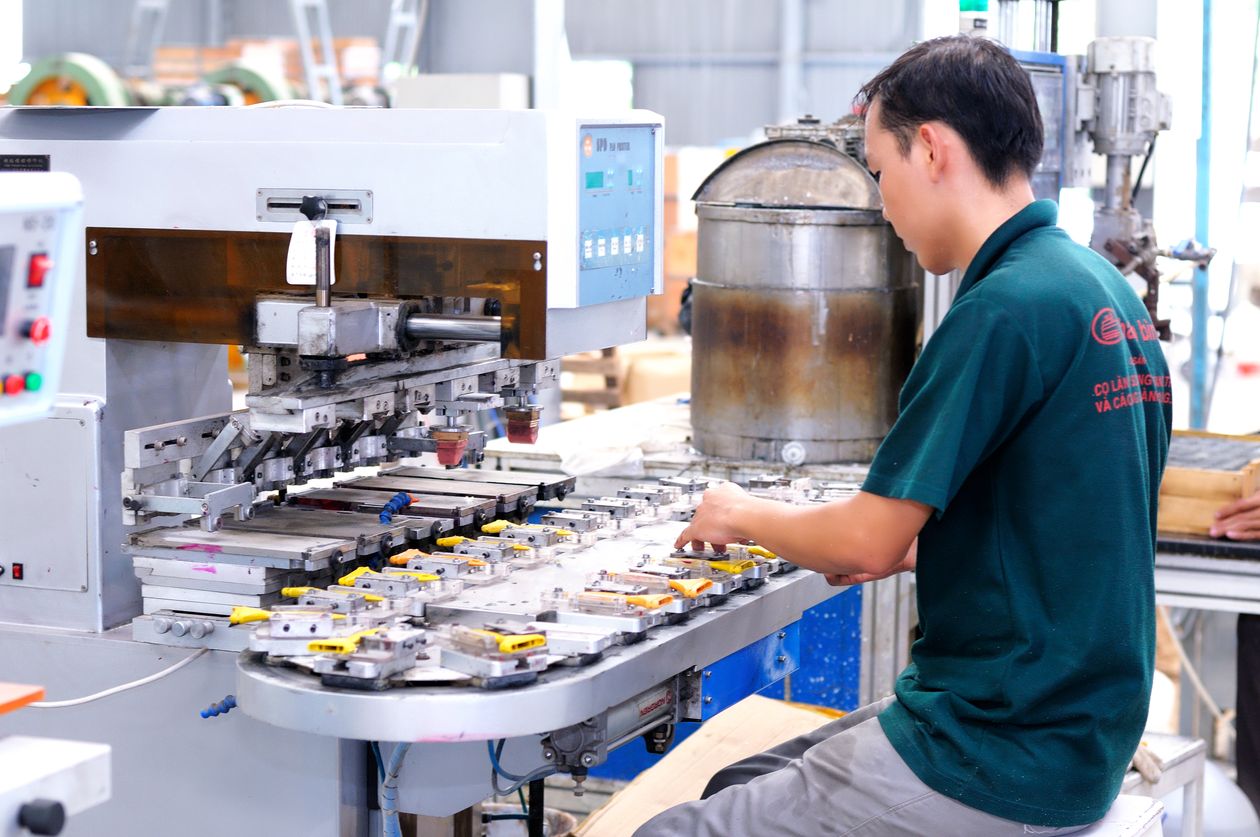 Việc làm KCN Bá Thiện Việc làm KCN Bá Thiện – công nhân vận hành thiết bị trên dây chuyền