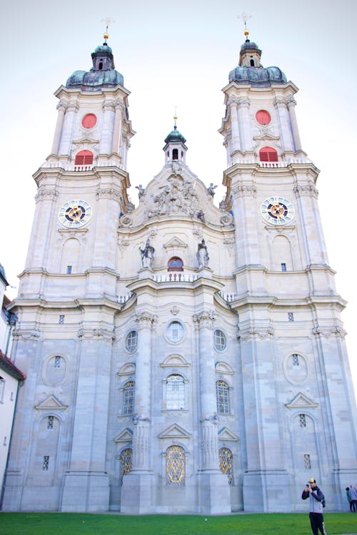 Foto profissional grátis de catedral, edifícios, edifícios coloridos