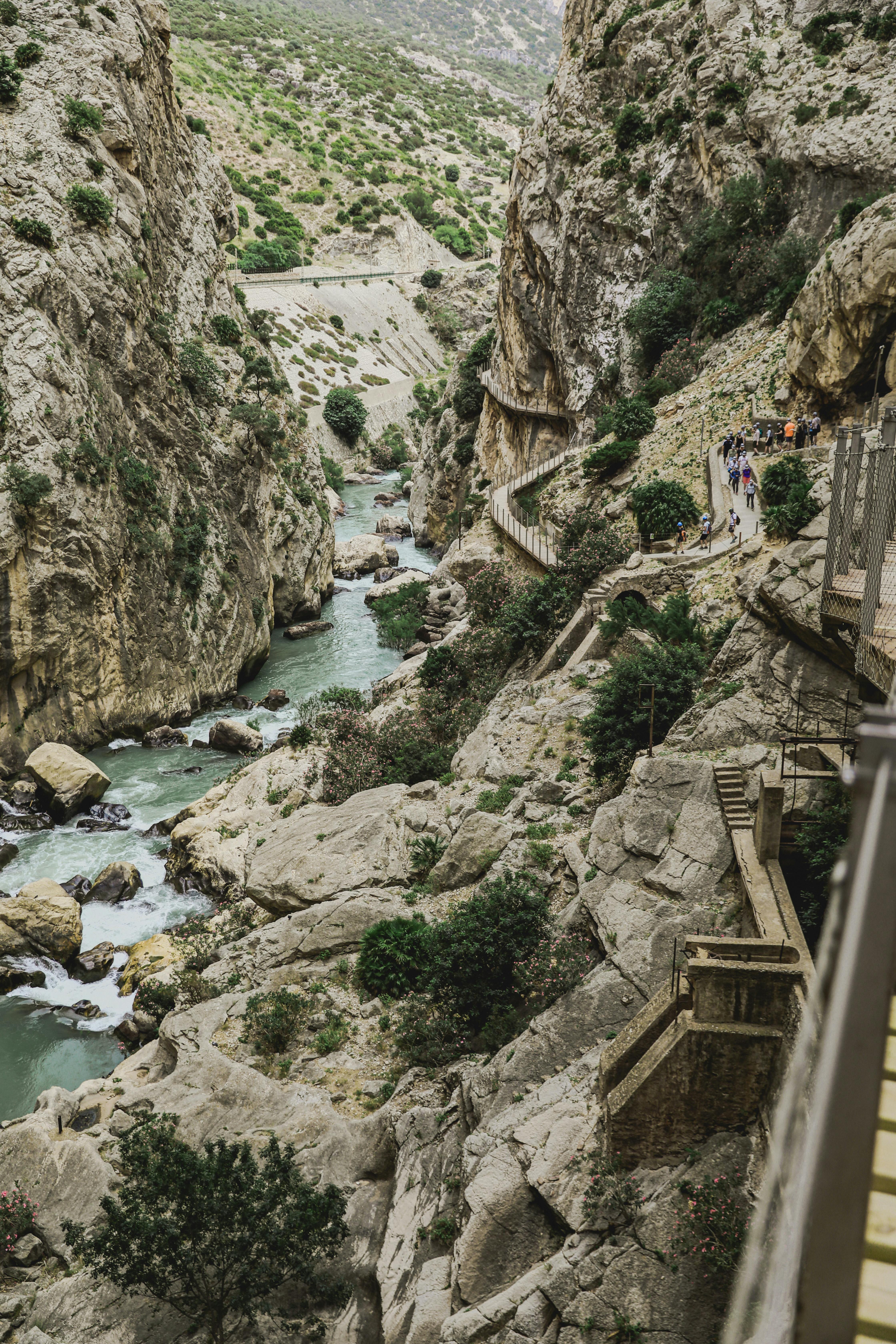 Der berühmte Caminito del Rey Wanderweg durch die dramatische El Chorro-Schlucht