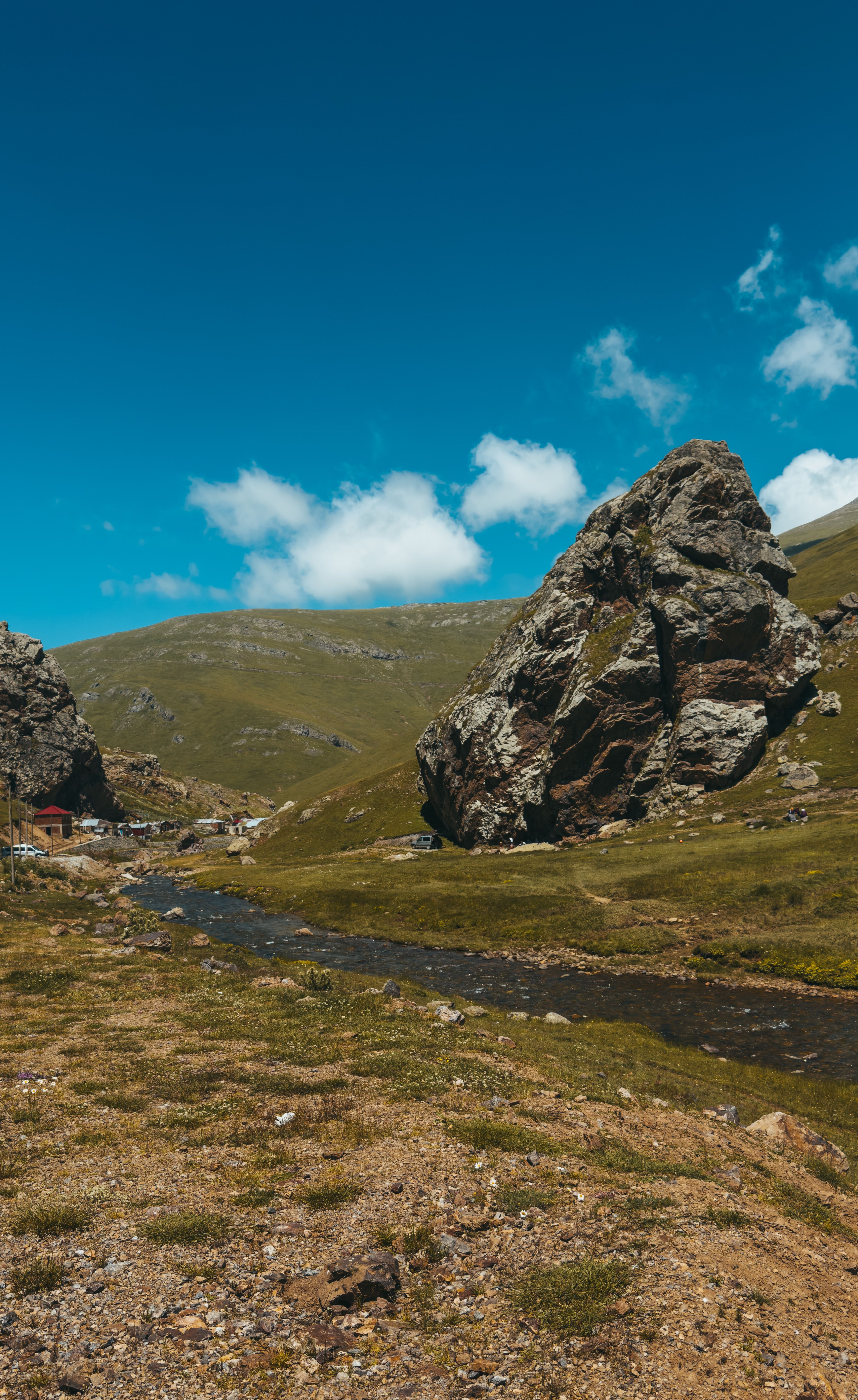 Rocks in a Valley in Sunlight · Free Stock Photo