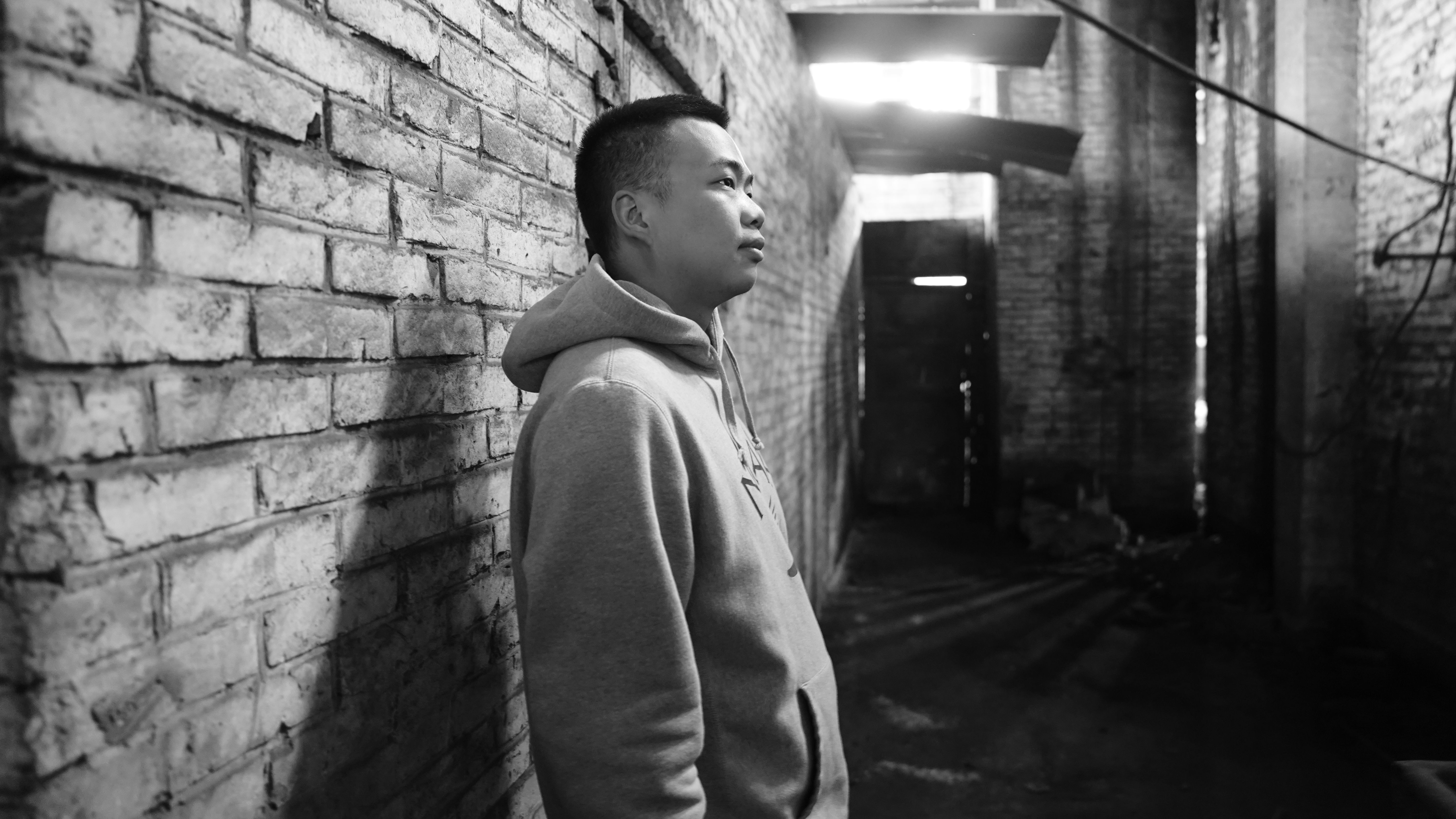 独立 坚强 情感配图