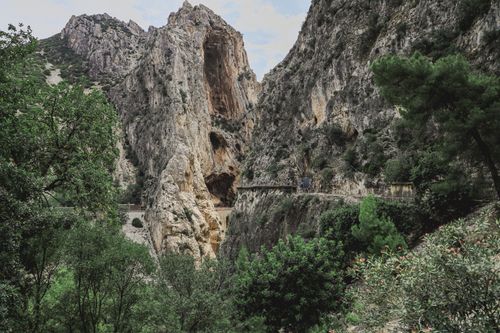 Free Dramatic rock formations along Caminito del Rey, ideal for adventure and nature travel enthusiasts. Stock Photo