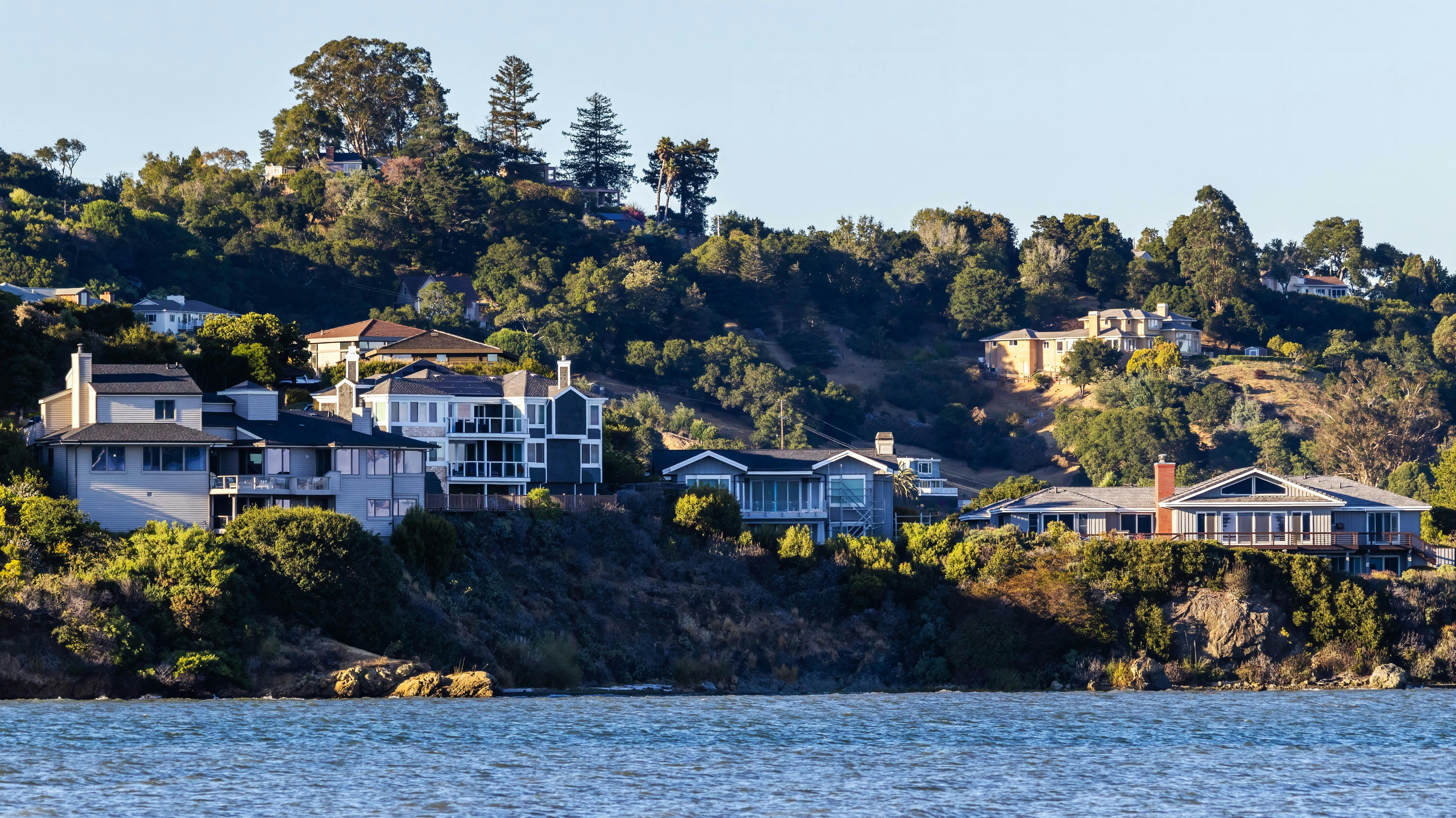 Mortgage rates today, May 7, 2026 — Photo by Robert So on Pexels