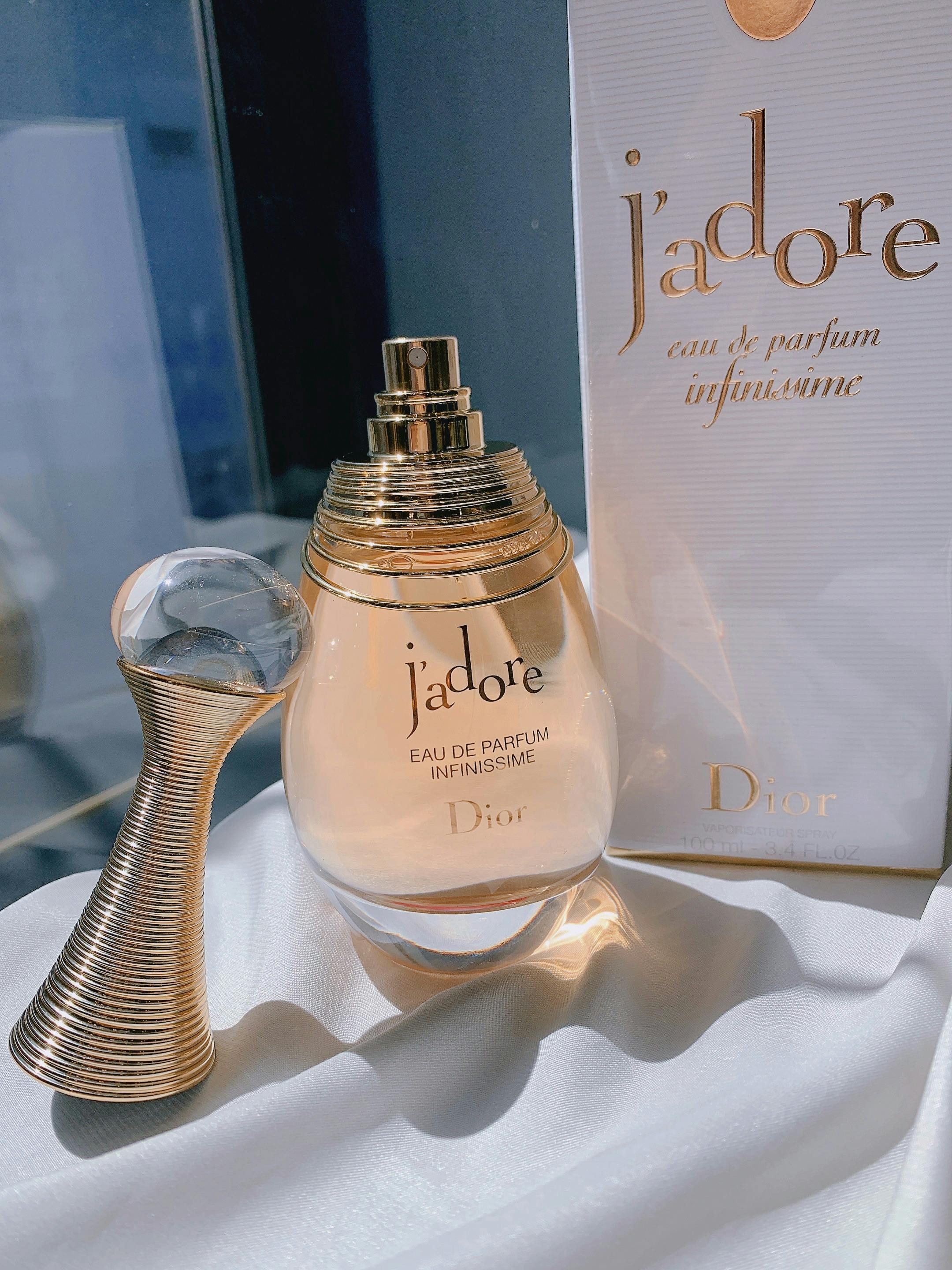 Christian Dior j'adore Eau de Parfum Natural Spray - 1.0 fl oz