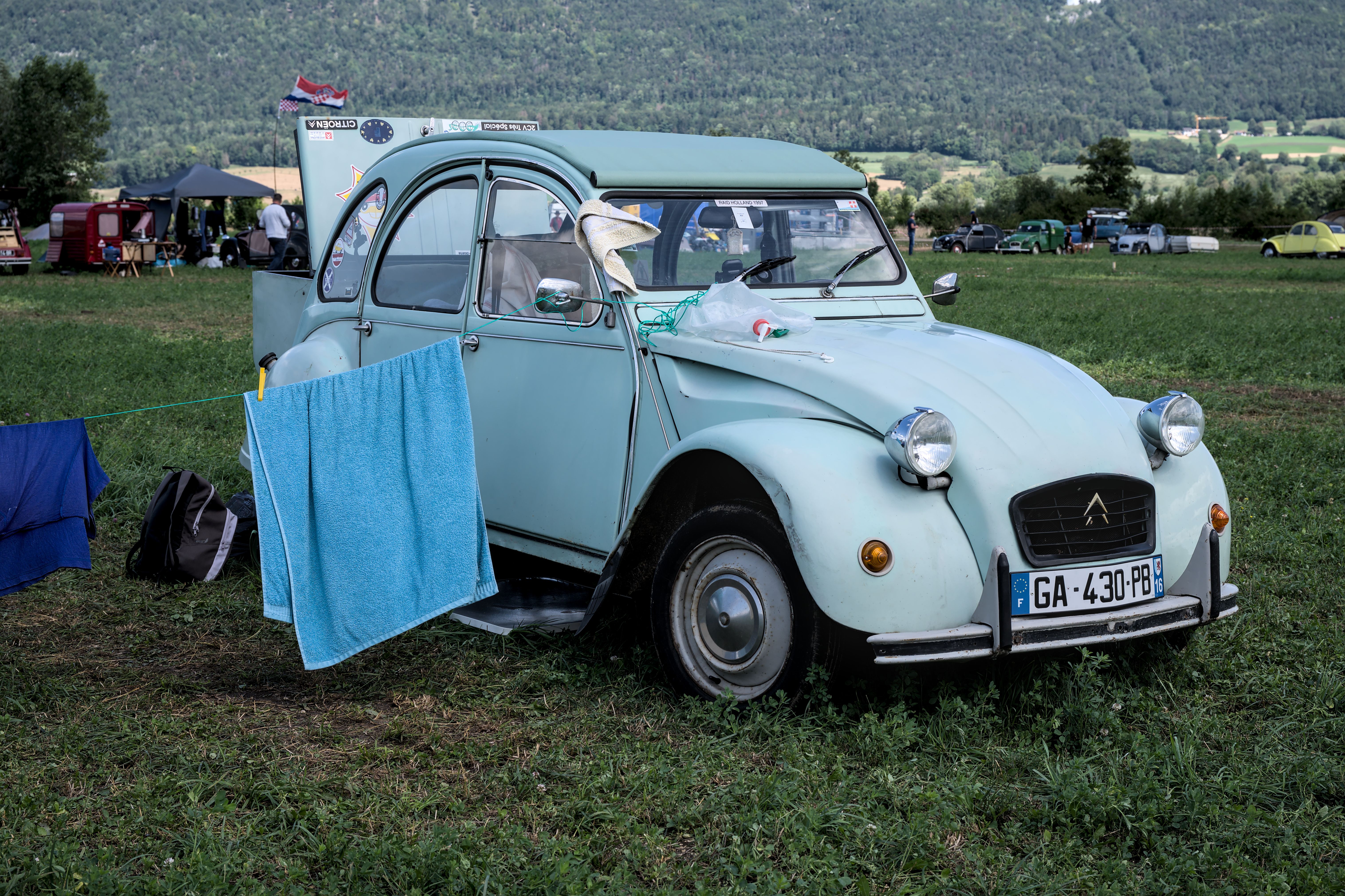 Citroën 2CV in the French countryside