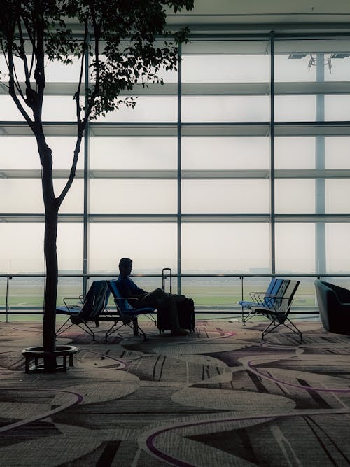 Бесплатное стоковое фото с Аэропорт, багаж, вертикальный выстрел