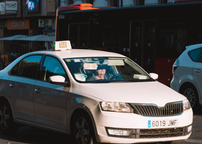 Nassau Bahamas Taxi Fares 2026 — The Official Prices (No Surprises)