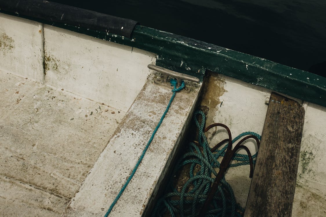 Rope and Benches in Boat