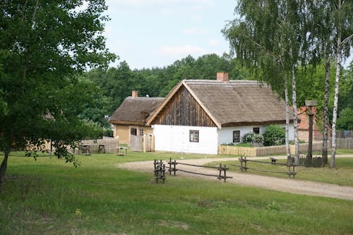 Ilmainen kuvapankkikuva tunnisteilla aita, idyllinen, kylä