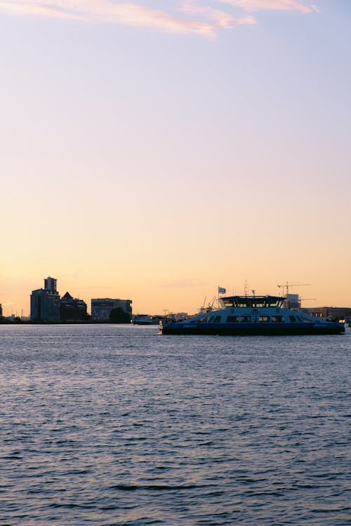 Gratis stockfoto met Amsterdam, avond, boot