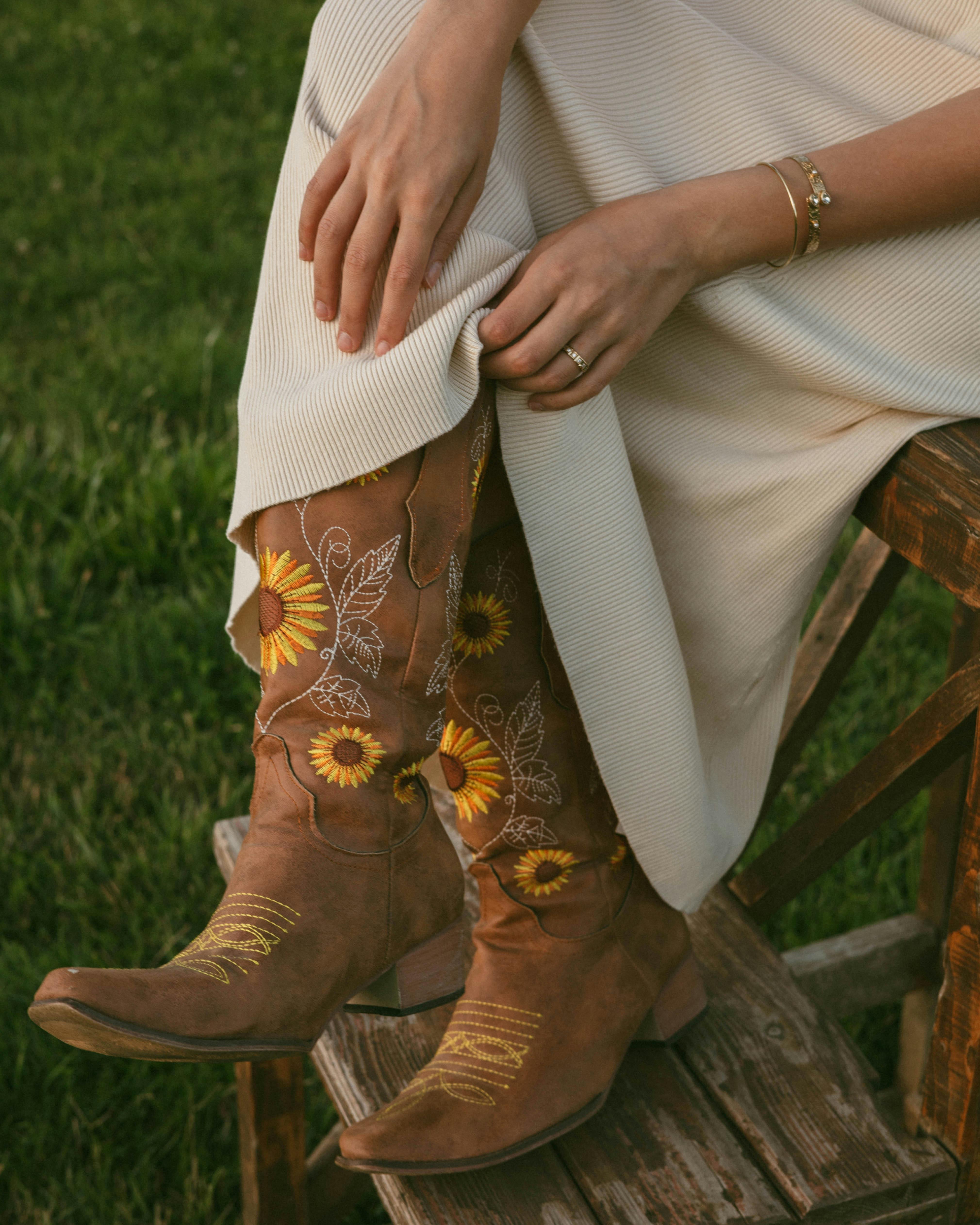 Free images of 2025 cowboy boots