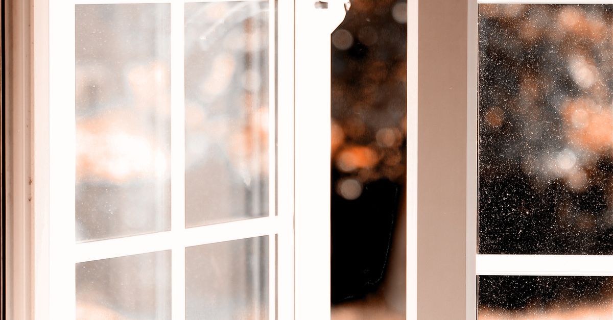 Open and Closed Windows · Free Stock Photo