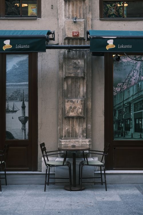 Free Cozy outdoor café scene in Istanbul's urban streets, featuring classic design elements. Stock Photo