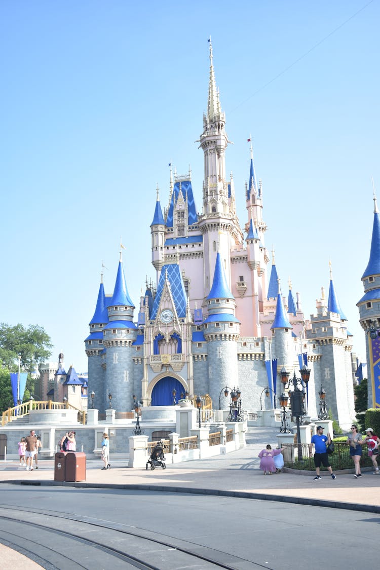 Disney World Cinderella Castle Almost Empty