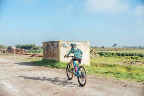 Fotobanka s bezplatnými fotkami na tému bicykel, bicyklovanie, chlapec