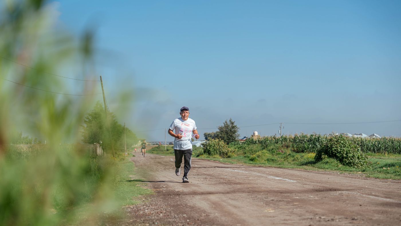 Distance Running Training Methods Explained: From Easy Miles to Threshold Runs