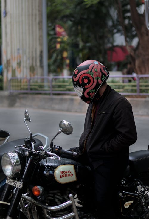 Fotobanka s bezplatnými fotkami na tému mestský, motocykel, muž