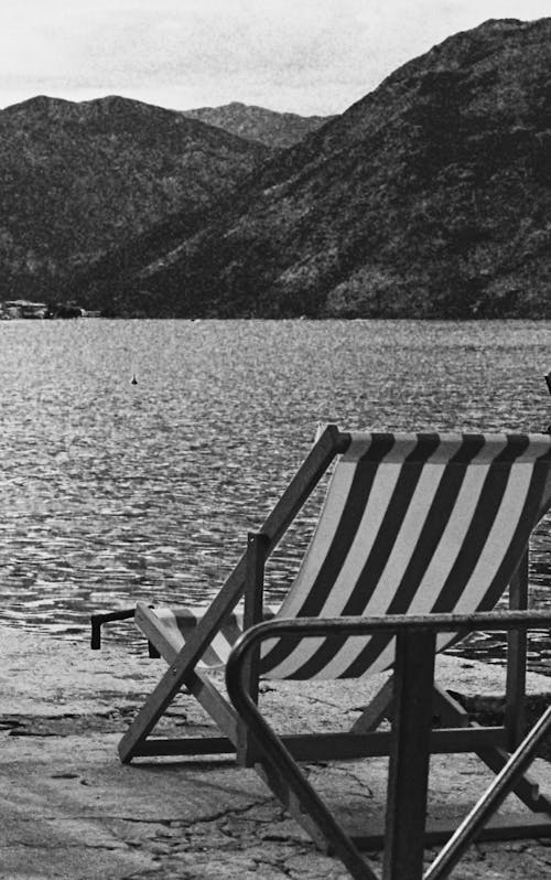 Fotos de stock gratuitas de blanco y negro, cerros, costa