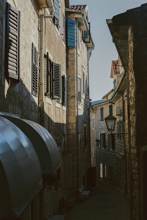 Fotos de stock gratuitas de calle, calles de la ciudad, casas adosadas