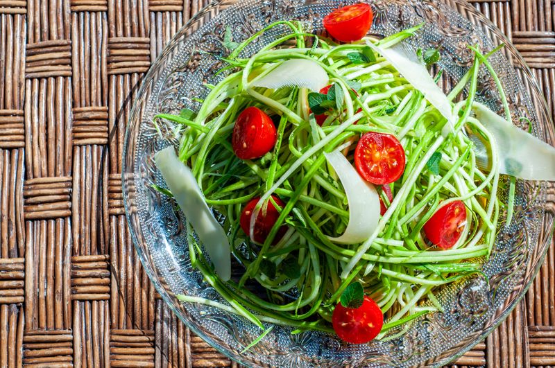 cheese tortellini salad with pesto and cherry tomatoes