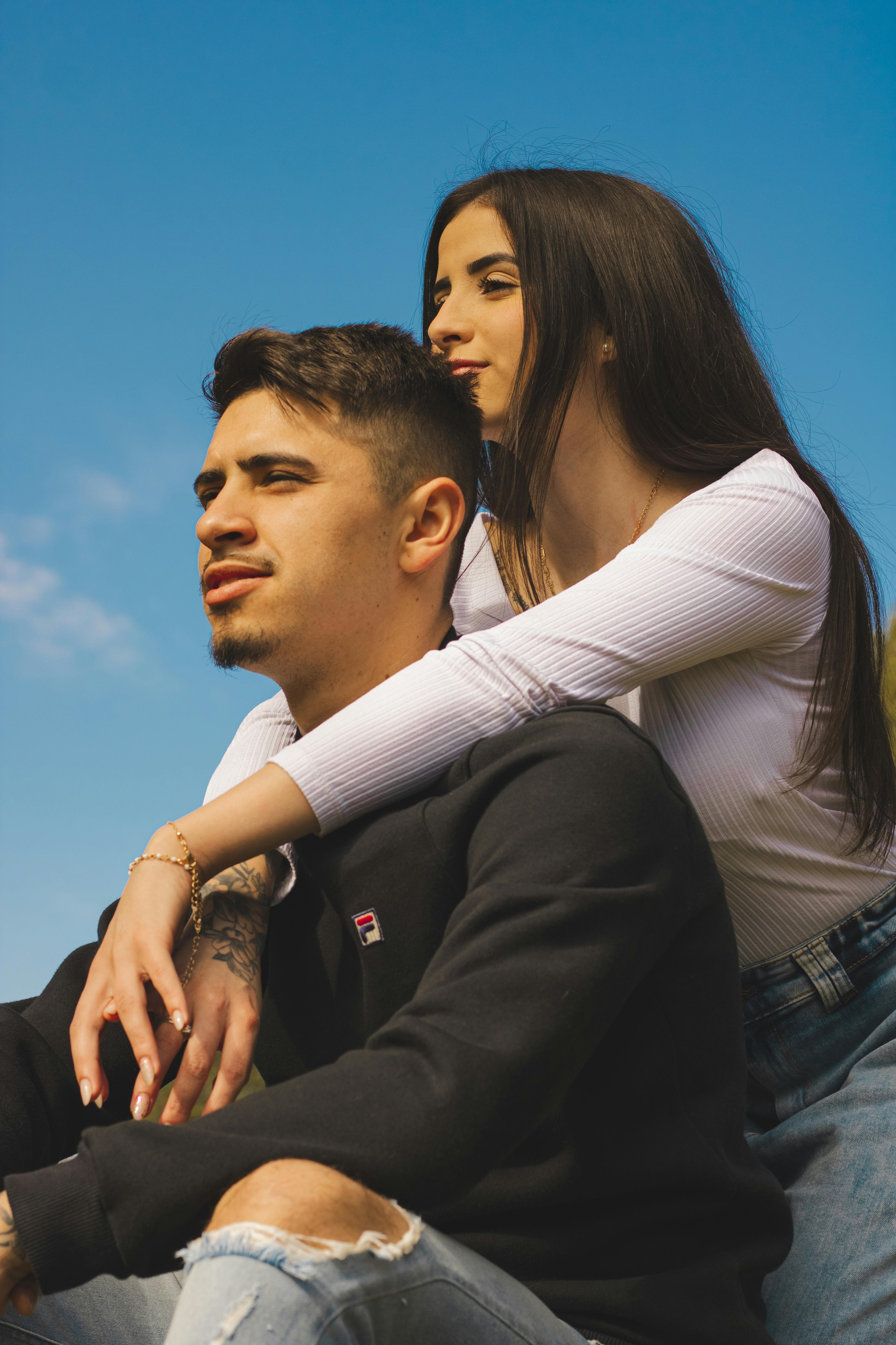 What to Wear for Your Couple Photoshoot：13 Outfits Ideas