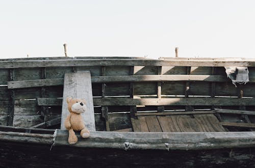 Kostnadsfri bild av båt, nallebjörn, övergiven