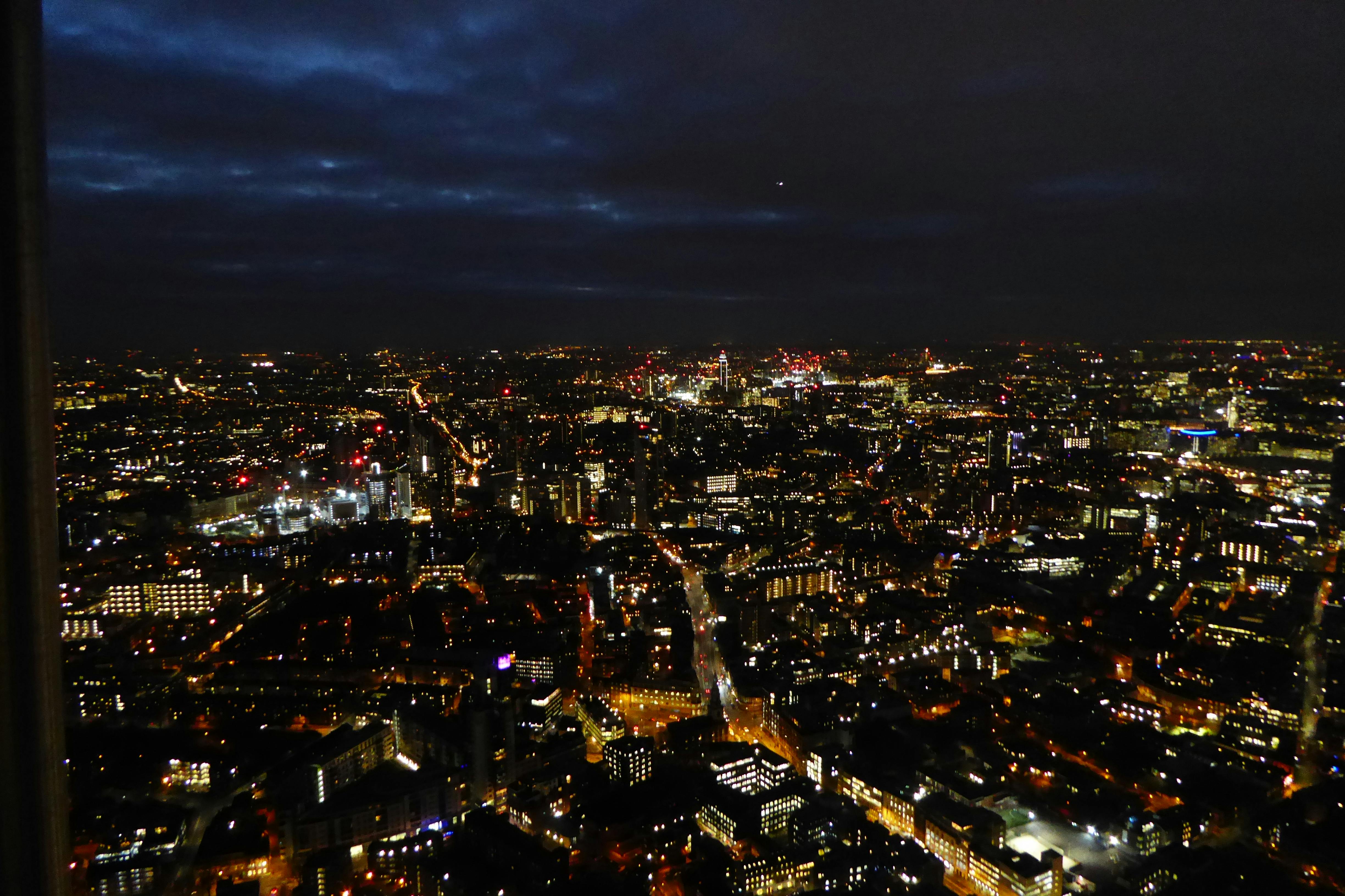 シャード ロンドン 夜景の無料の写真素材