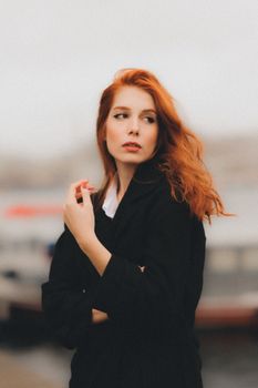 长发红发女人 - 相关推荐