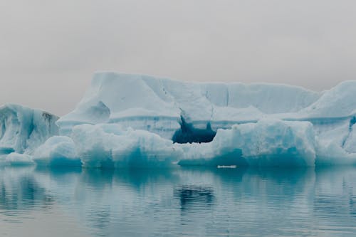 Darmowe zdjęcie z galerii z góra lodowa, islandia, jezioro