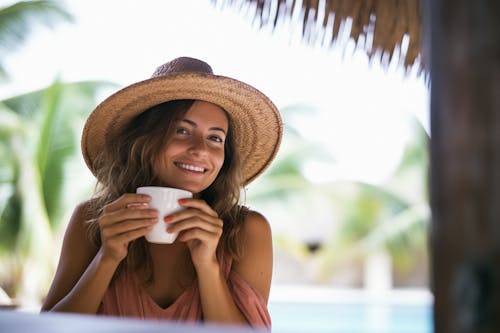 Photos gratuites de belle femme, bronzage, chapeau de paille