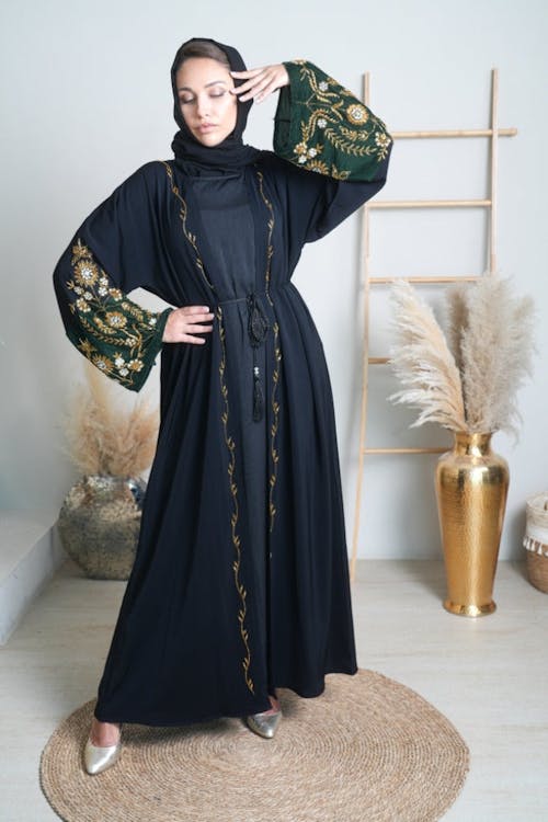 Sabahat Al-Mawaddah Abaya By Qalanjos Fashions