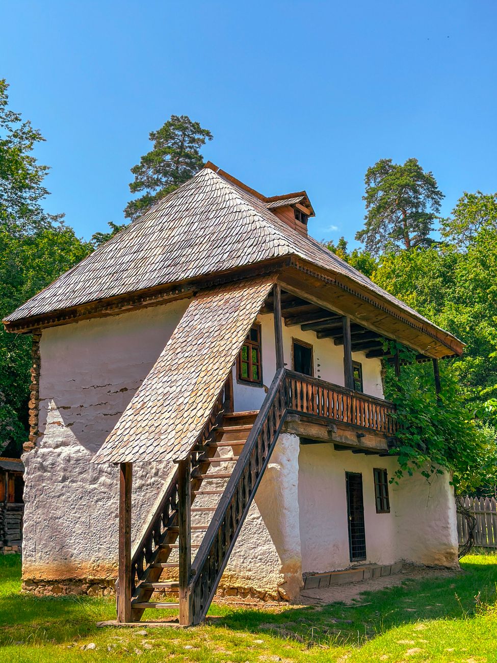 ANAF dă în judecată fostul președinte Klaus Iohannis pentru casa din Sibiu