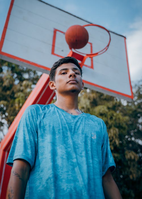 Kostnadsfri bild av basketboll, boll, pojke