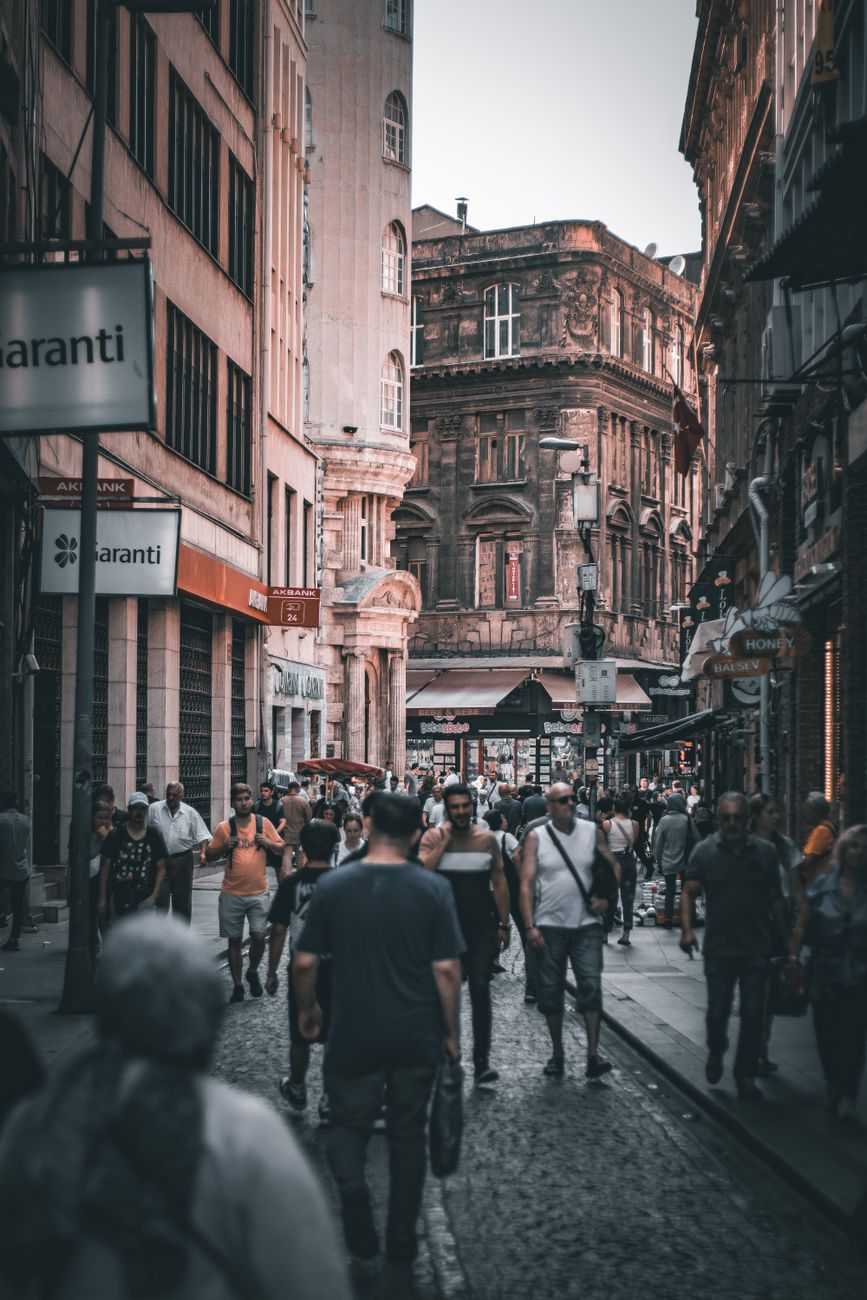 Streets this busy, pero ganito talaga ang buhay-siyudad 🚕