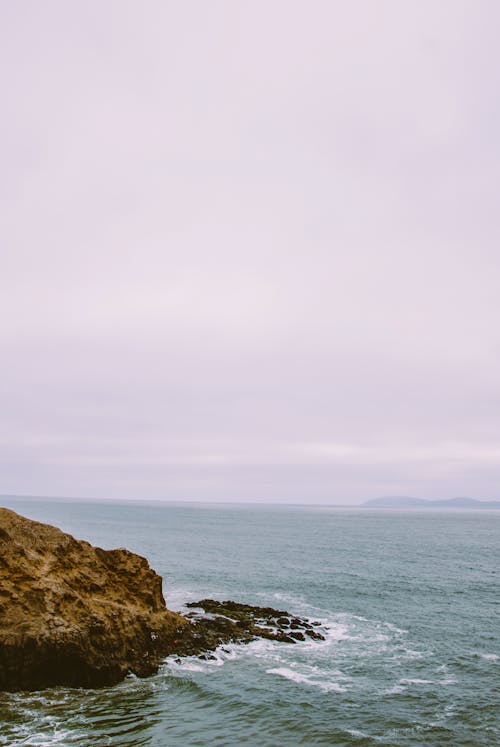 Kostenloses Stock Foto zu cerro, felsen, meer