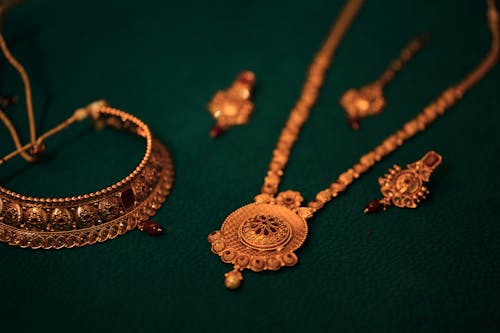 Antique Gold Jewelry 