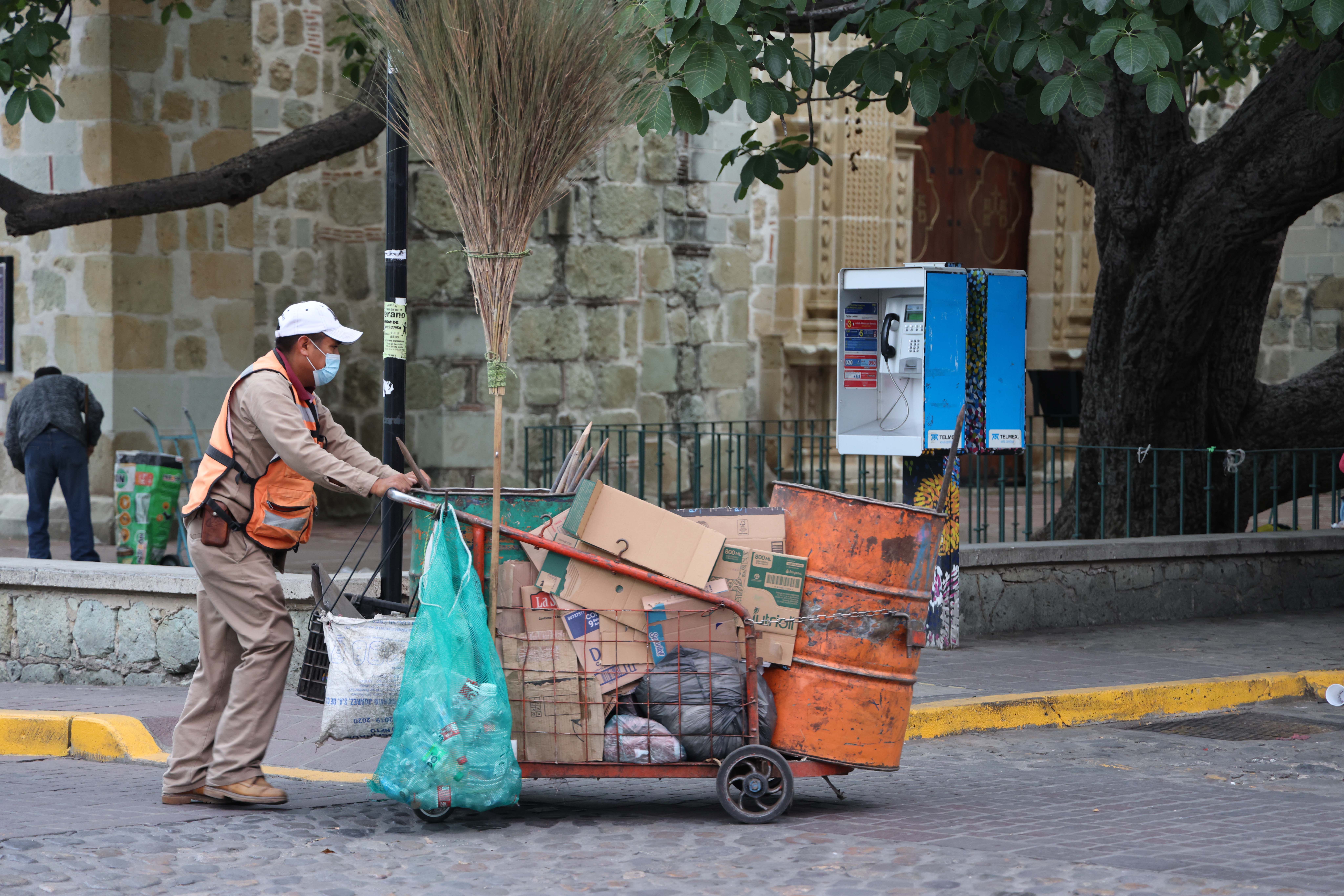 Cleaner streets and second chances: Renewal team expands in Downtown Pittsburgh - Pittsburgh Post-Gazette — Photo by Israel T
