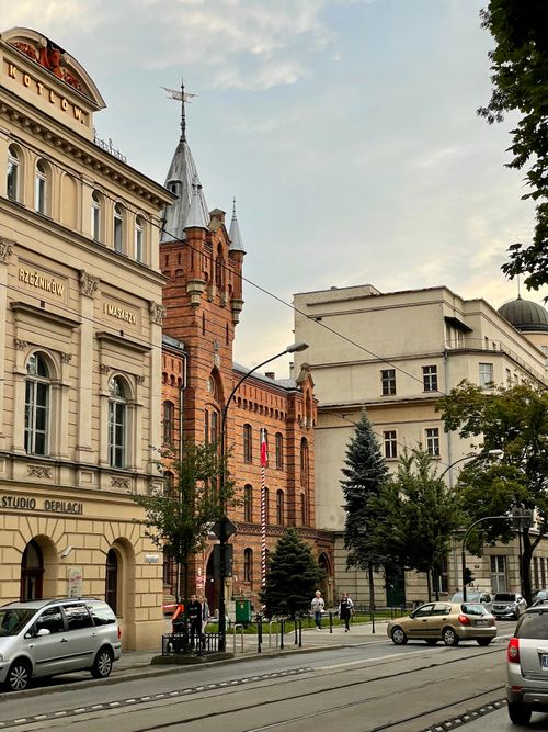 Free Capture of Kraków's picturesque city streets featuring historical architecture and urban elements. Stock Photo